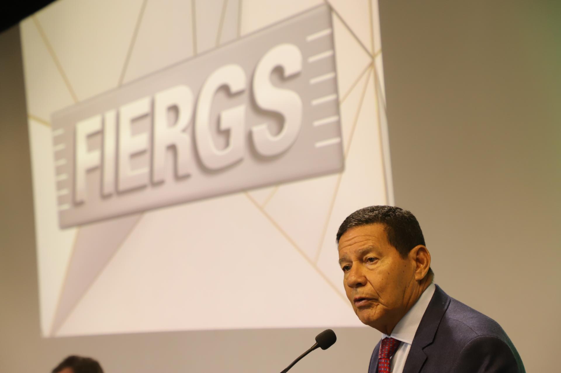 Hamilton Mourão diz na FIERGS que Reforma Tributária pode ter relatório entregue no início de novembro no Senado