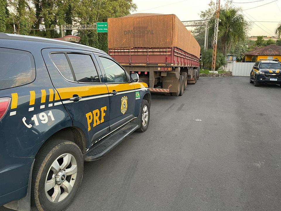 PRF prende três homens transportando pneus contrabandeados do Paragua