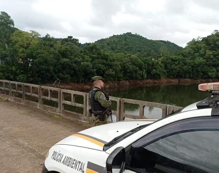 POLICIAIS MILITARES DO 3º BATALHÃO AMBIENTAL  DE VACARIA REALIZAM OPERAÇÃO FORÇA-VERDE NO RIO PELOTAS