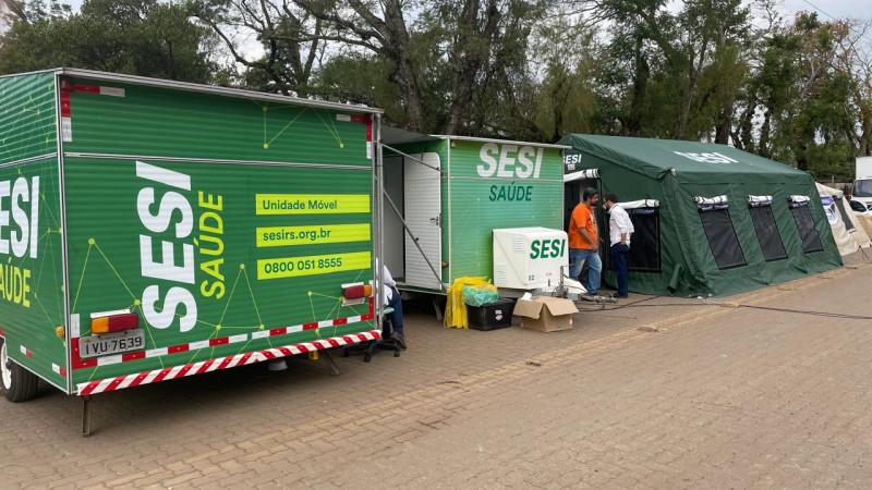 Primeira tenda de campanha da parceria entre Secretaria da Saúde e Sesi é inaugurada em Porto Alegre