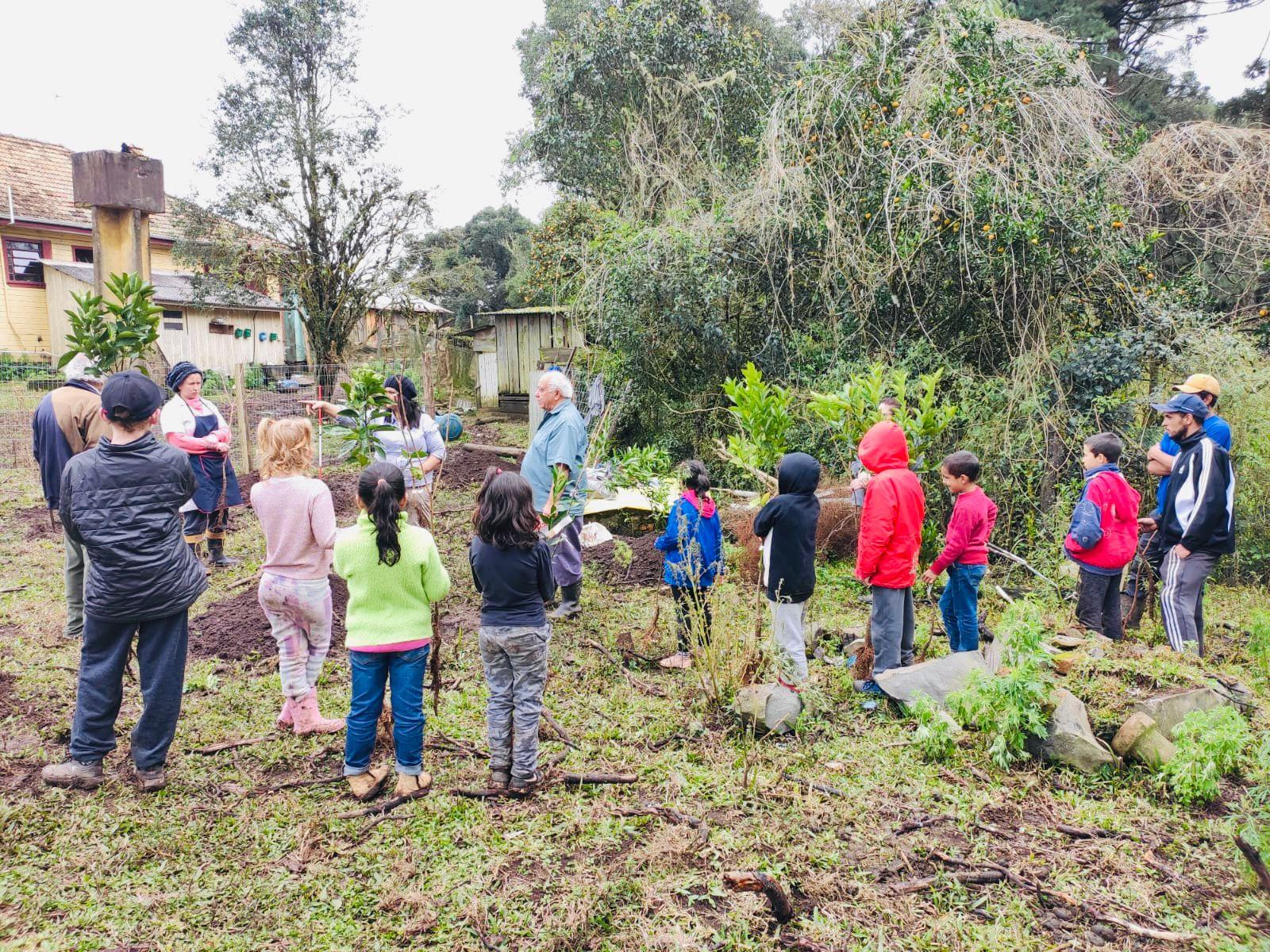 Escola de São Francisco de Paula inaugura horta e pomar com participação da comunidade