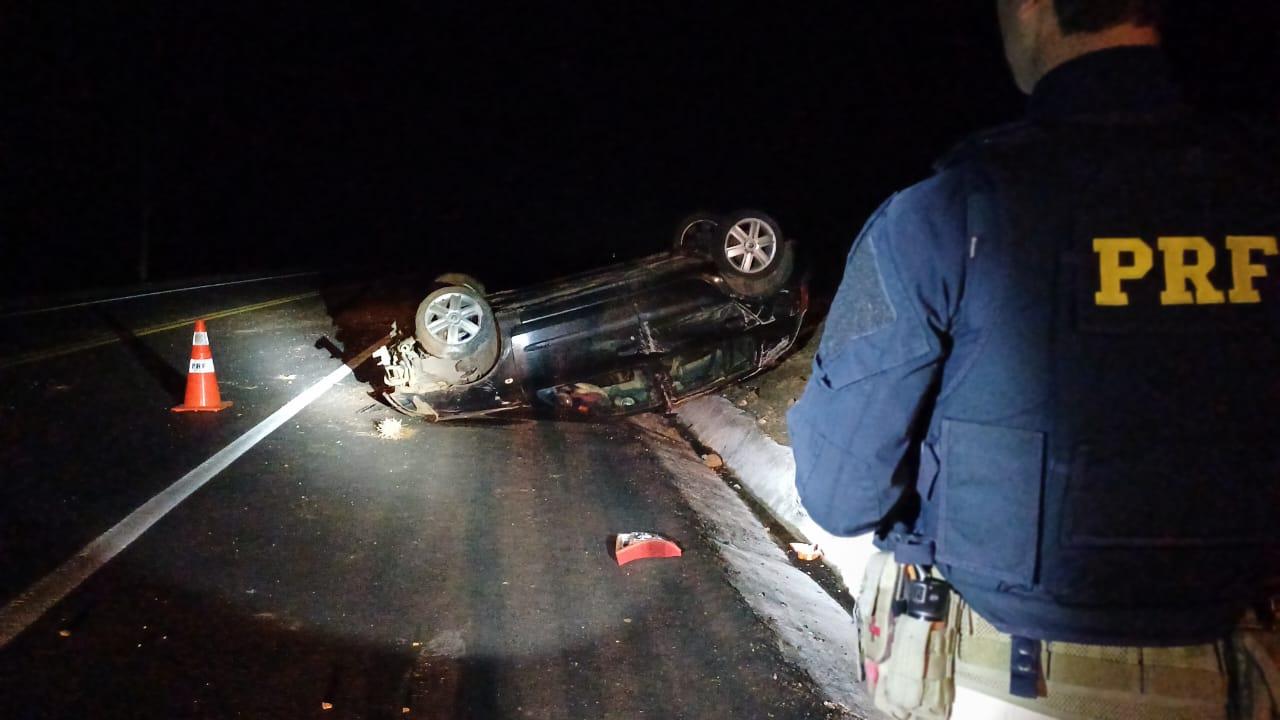 Capotamento deixa casal e bebê feridos na BR-285, em Muitos Capões