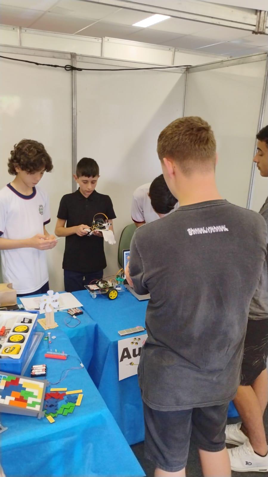 Projeto de Robótica da Escola Municipal de Machadinho se destacam na 1 ° Feira de Ciências da Universidade Federal da Fronteira Sul - UFFS - Erechim